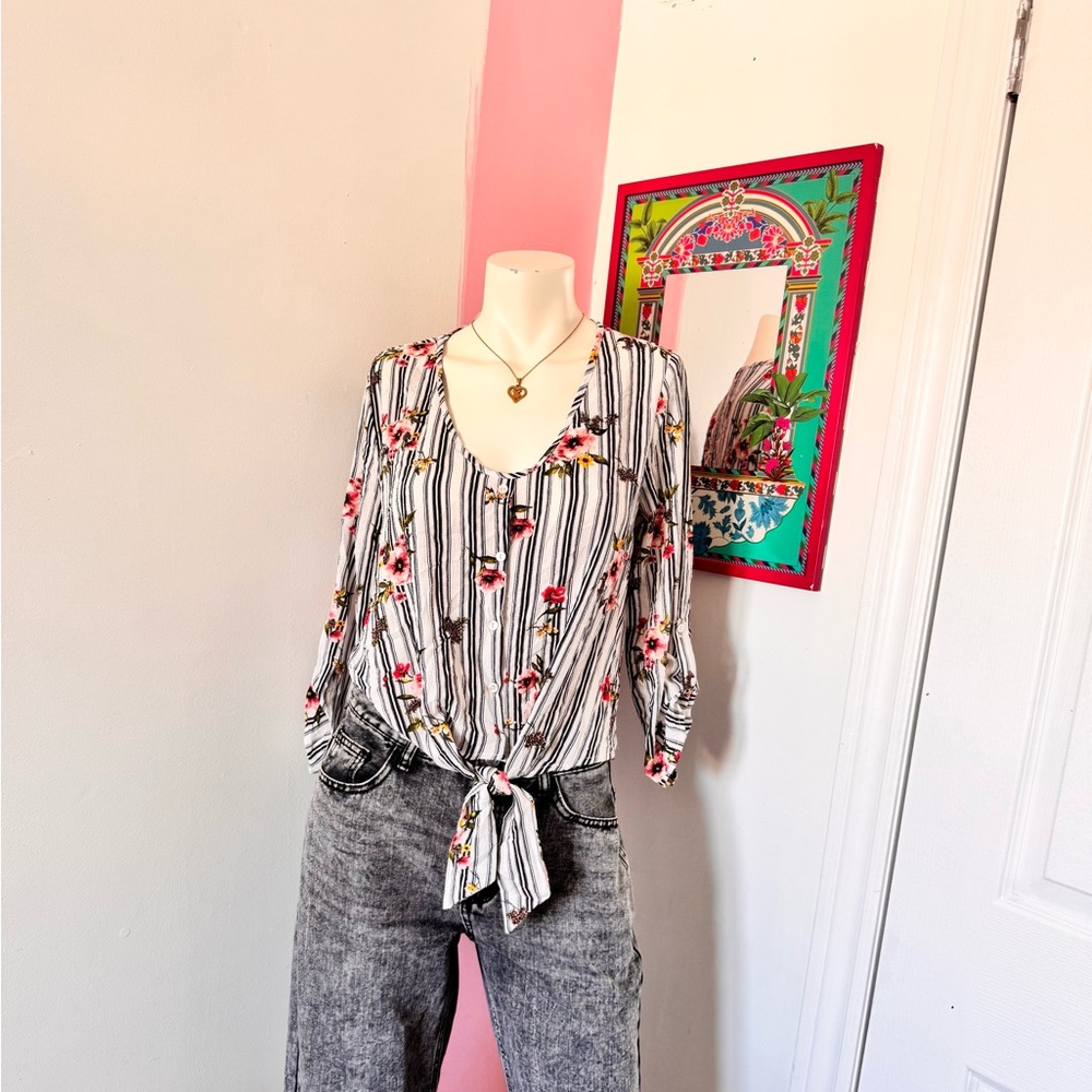 Kaii White Striped Floral Tie-Front Blouse